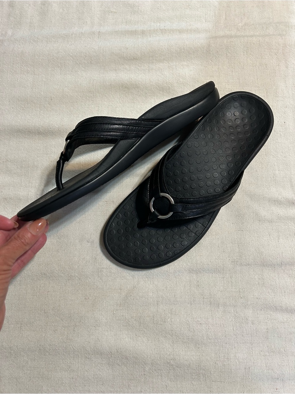 Vionic BlackTide Aloe Women's Comfort Flip Flop Sandals with Ring Accent Sz 10 - Picture 4 of 7